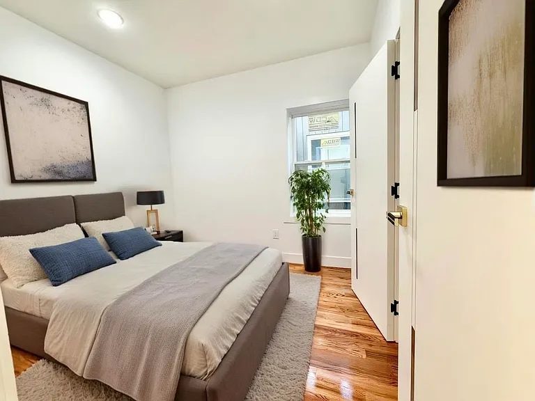 41 W 19th St #2 — Photo 8