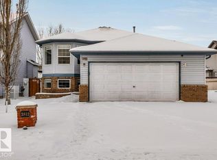 2812 40a Ave NW, Edmonton, AB T6T1L7