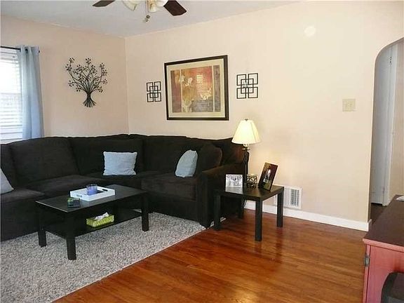 Exterior Front. This is one BEAUTIFUL living room~look at the gorgeous floors~