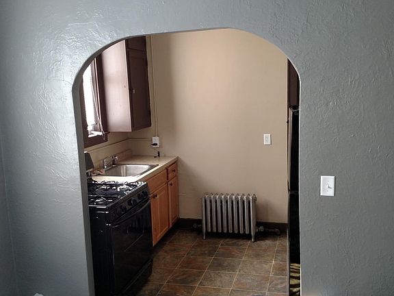 5th image of 712 Cass St APT 205