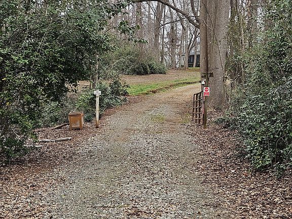 2nd image of 228 Storey St