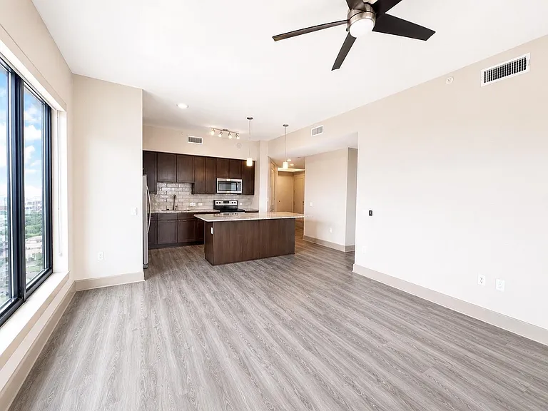 9787 Katy Fwy #1502 — Photo 4