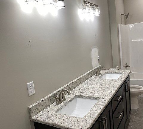 4th image of 2111 Pembrooke Pine Cir