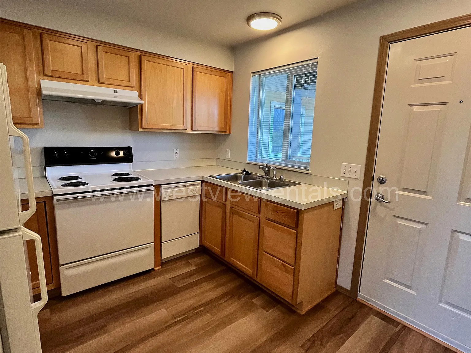 135 & 139 Prince Ave Benjamin Court - 139PR - 305 — Photo 3