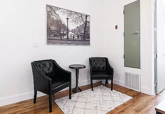 3rd image of 418 Melrose St #4A