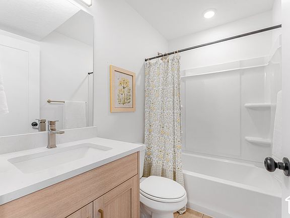 4th image of 854 E Brookshade Ln #109