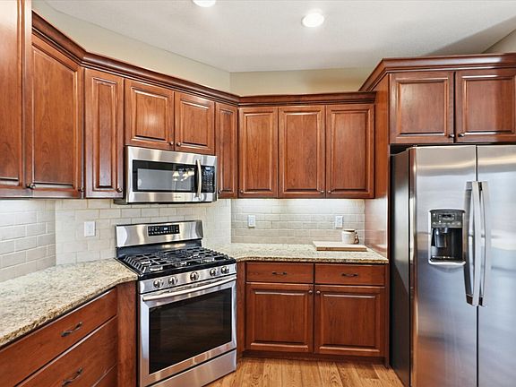 4th image of 209 Kipling Way