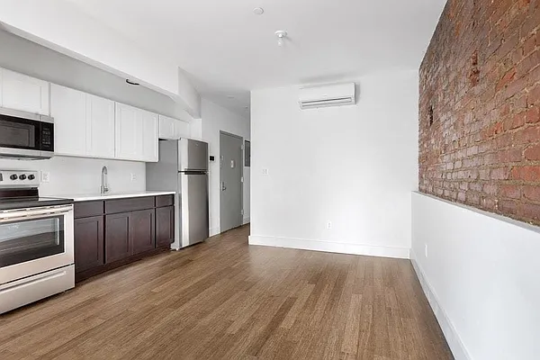 Rented by Bold New York | media 18