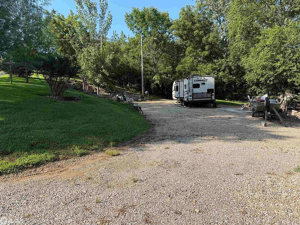 1st image of 5202-5203 5206 Echo Dr
