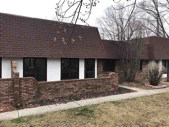 2nd image of 3434 Holiday Dr APT 8