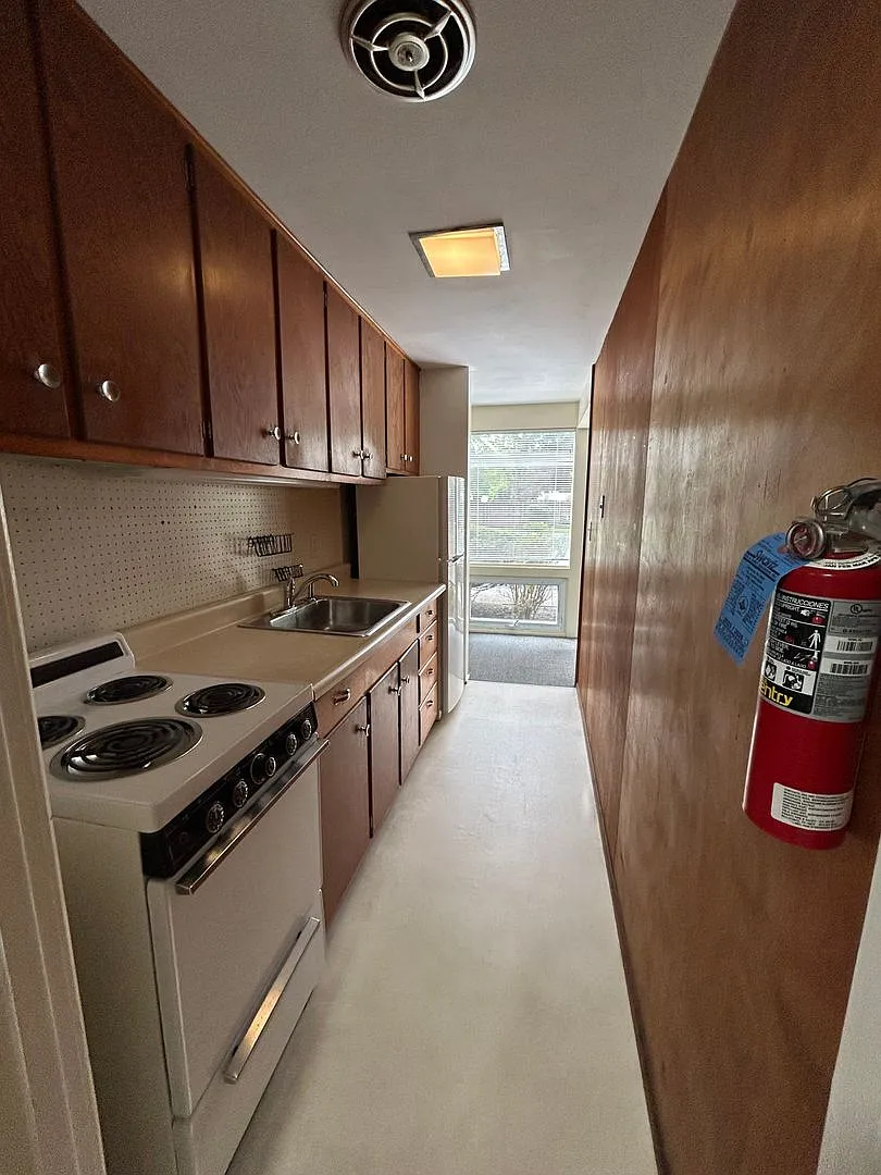 1 bedroom, 1 bathroom apartment — Photo 2