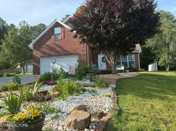 221 Sweet Gum Ln, Oak Ridge, TN 37830