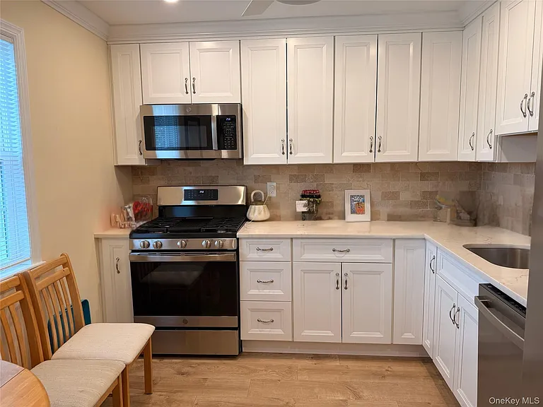 12 Harbour Ln #8A — Photo 3