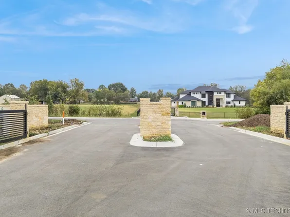 3133 W 69th Pl, Tulsa, OK 74132