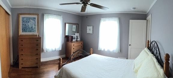 1st floor bedroom w/ ceiling fan