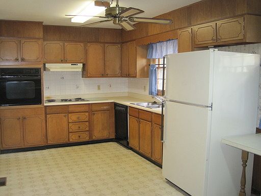3rd image of 609 Hardwicke Dr
