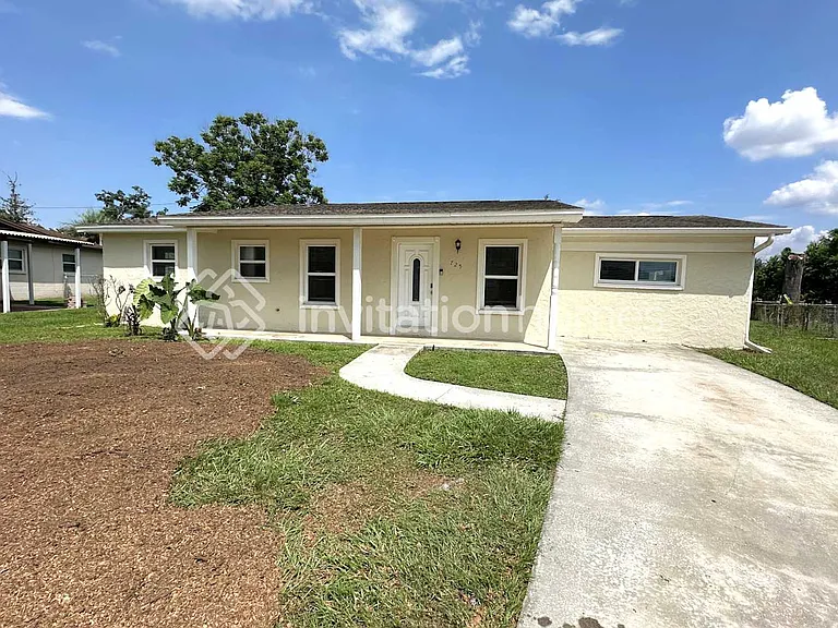 725 Clayton St — Photo 1