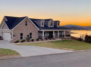 4030 Harbor View Dr, Morristown, TN 37814