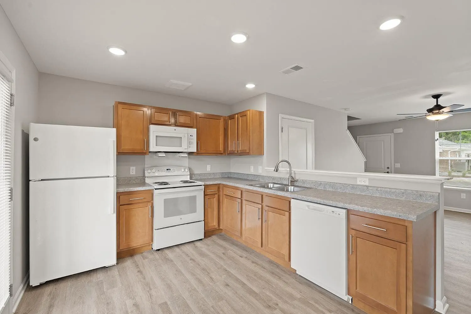 Foxtail Pointe — Photo 3