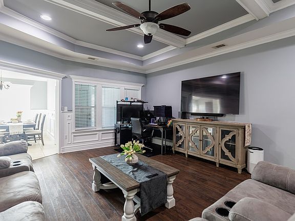 4th image of 3931 Karaline Cir
