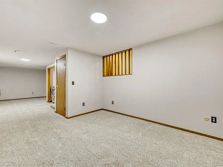 3354 S Kendall St — Photo 17