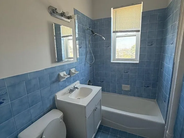 214 Lawton Ave #14 — Photo 7