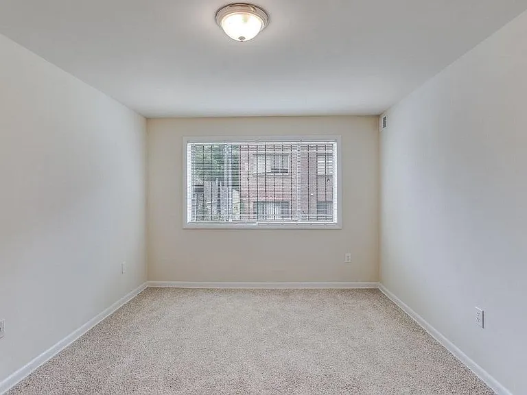 229 43rd Rd NE #203 — Photo 10
