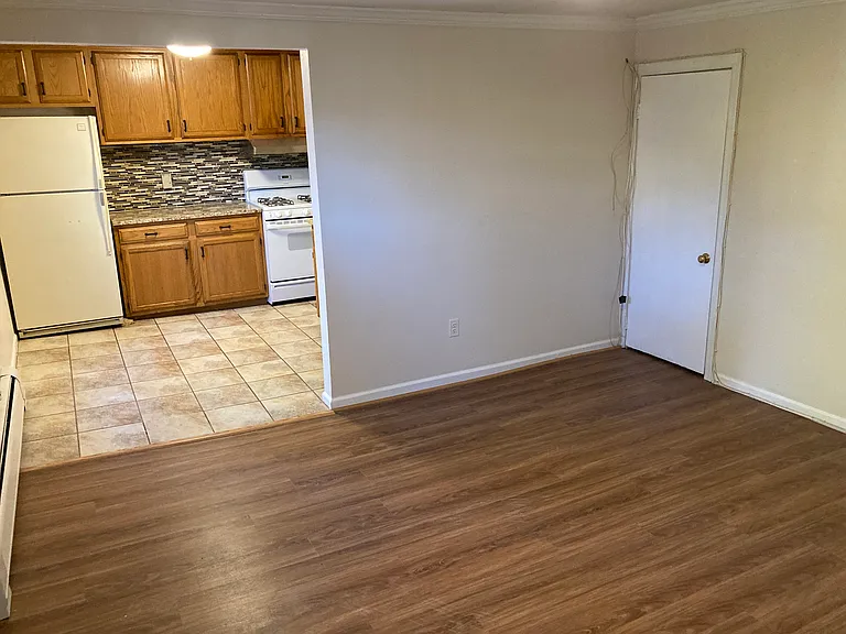 118 Doremus Ave #C — Photo 7