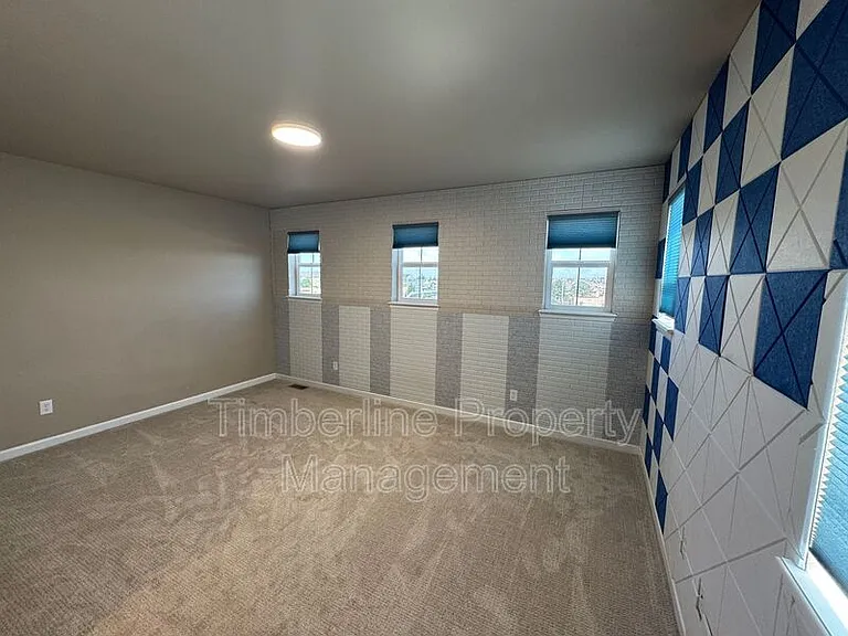 5211 Mountain Vista Hts — Photo 2