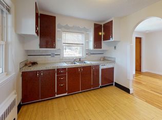 8 Hillside Rd, Braintree, MA 02184