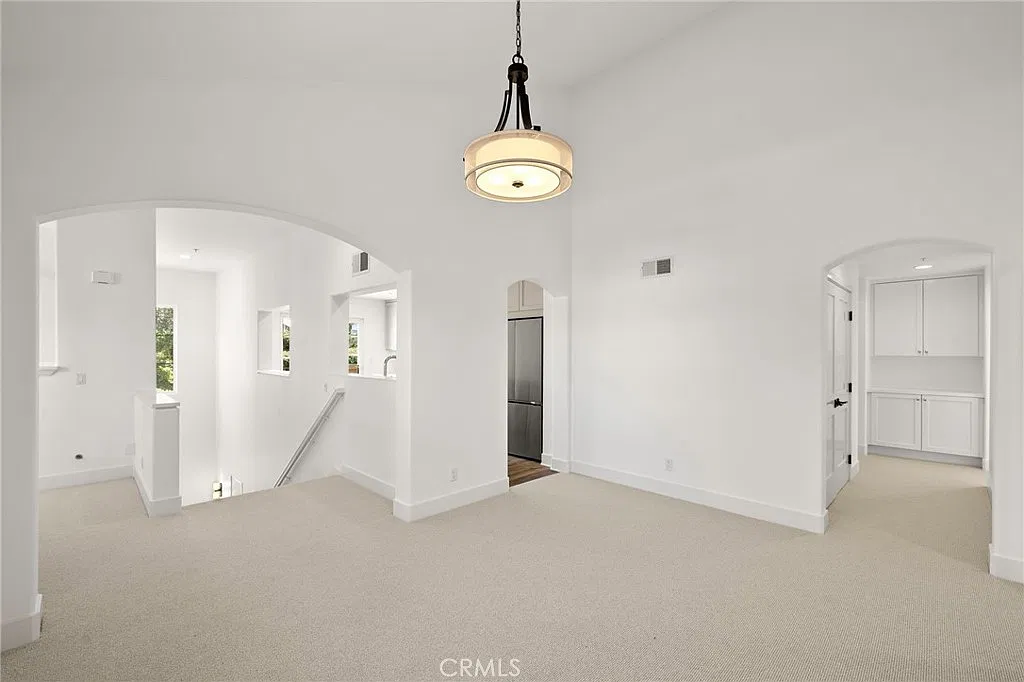 2 bed, 1483 sqft, $6,000 — Photo 2