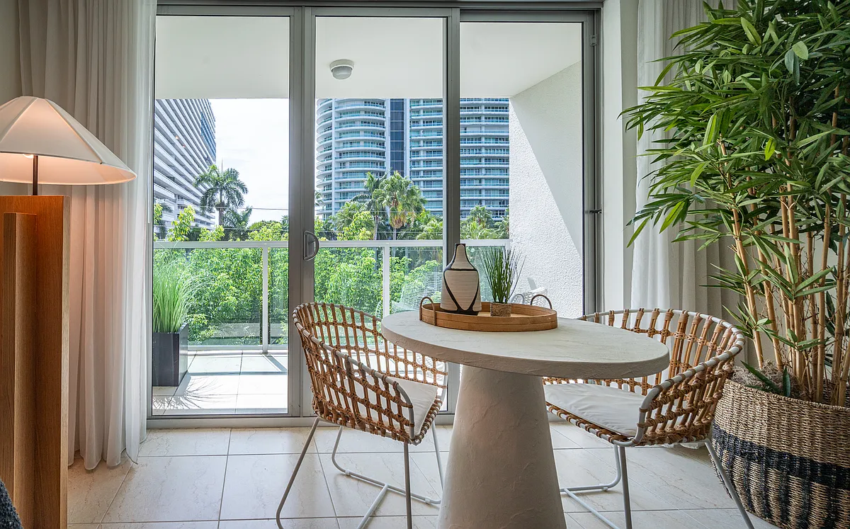 Building Photo - 1550 Brickell Avenue