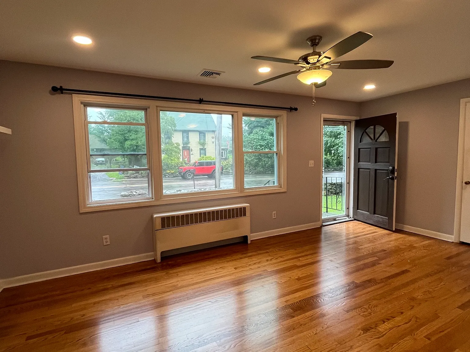 3 bed, 2.0 bath, 1608 sqft, $4,000 — Photo 4
