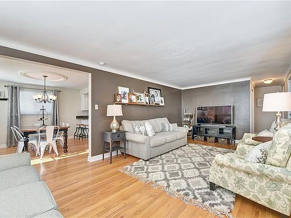 2nd image of 2130 Northview Dr