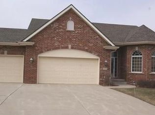 15434 Clearview Ln, Urbandale, IA 50323