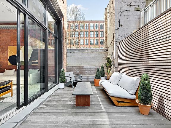 5th image of 192 Water St APT 1E