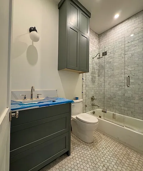 2nd floor guest bathroom