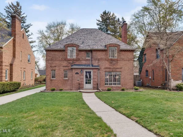 2708 Barrington Dr, Toledo, OH 43606