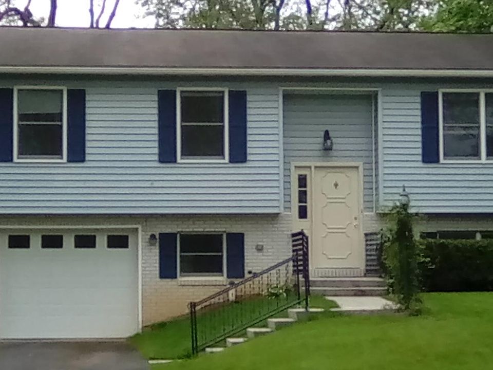 1st image of 341 Creekside Dr