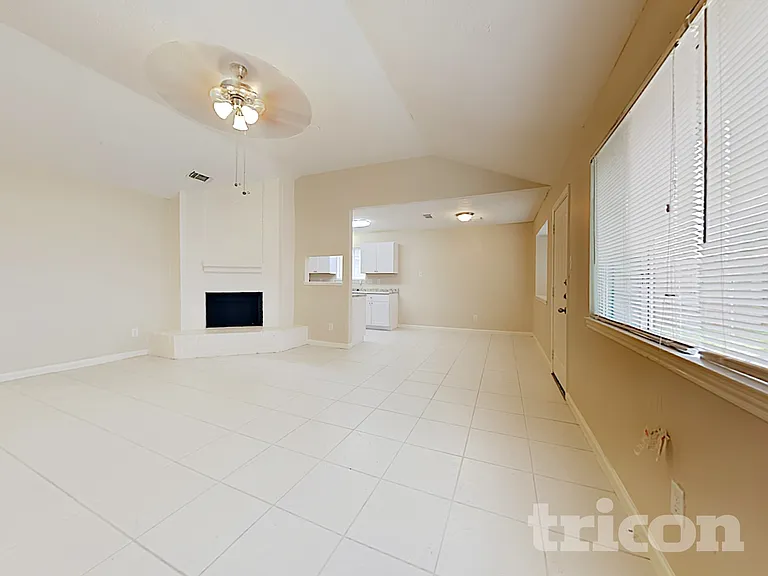 3446 Edgecreek Dr — Photo 11