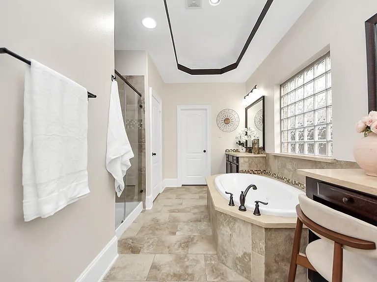 9815 Patricia Haven Ln — Photo 28