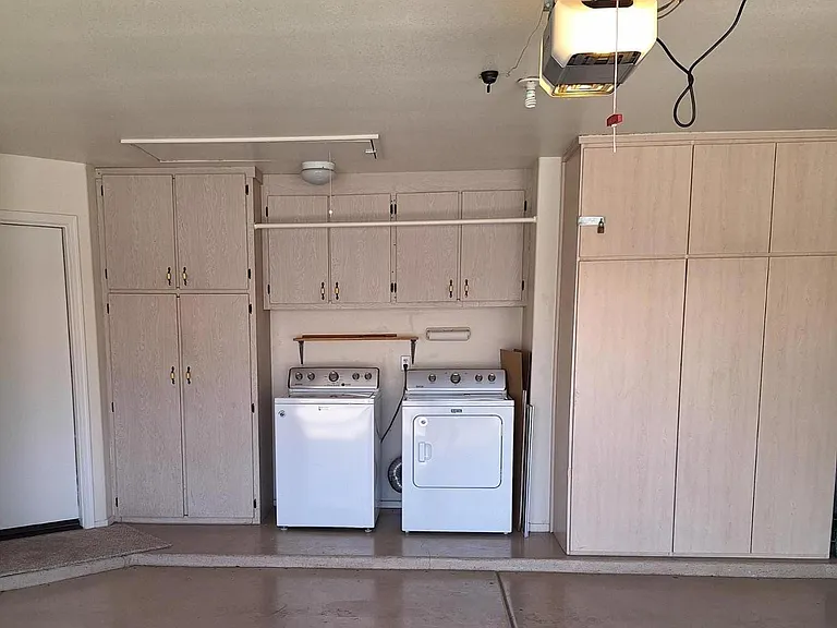 4333 E Hartford Ave — Photo 18