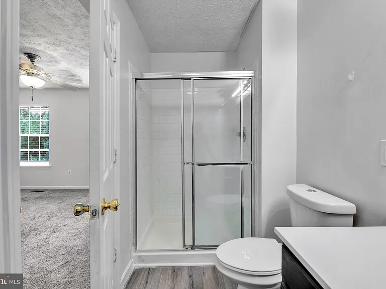 2406 Lemontree Ln — Photo 24