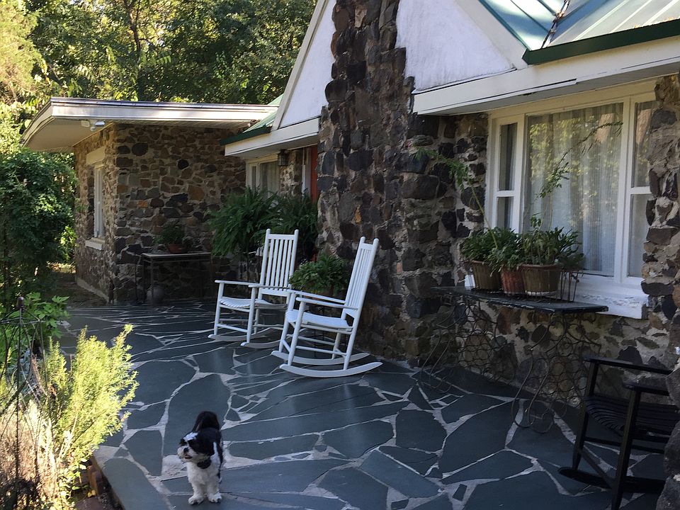 2nd image of 10809 Mount Holly Rd