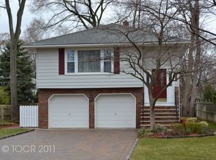511 Otto Pl, Paramus, NJ 07652