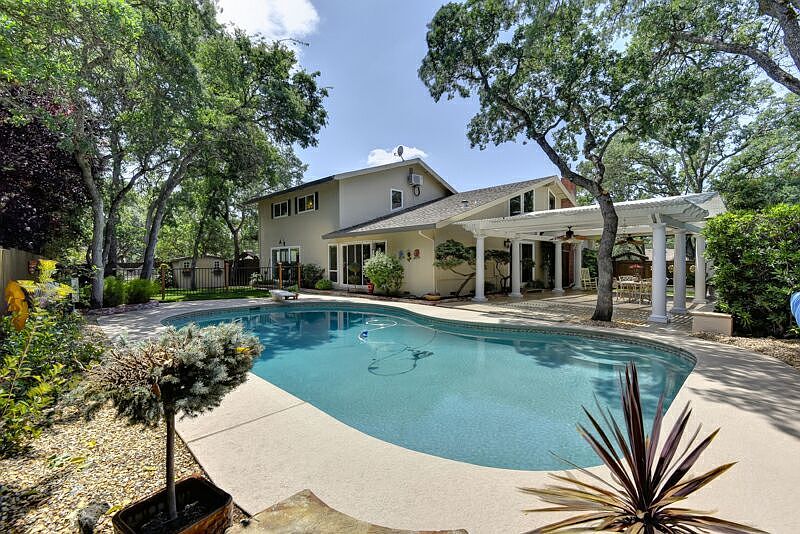 1st image of 814 Stoneman Way