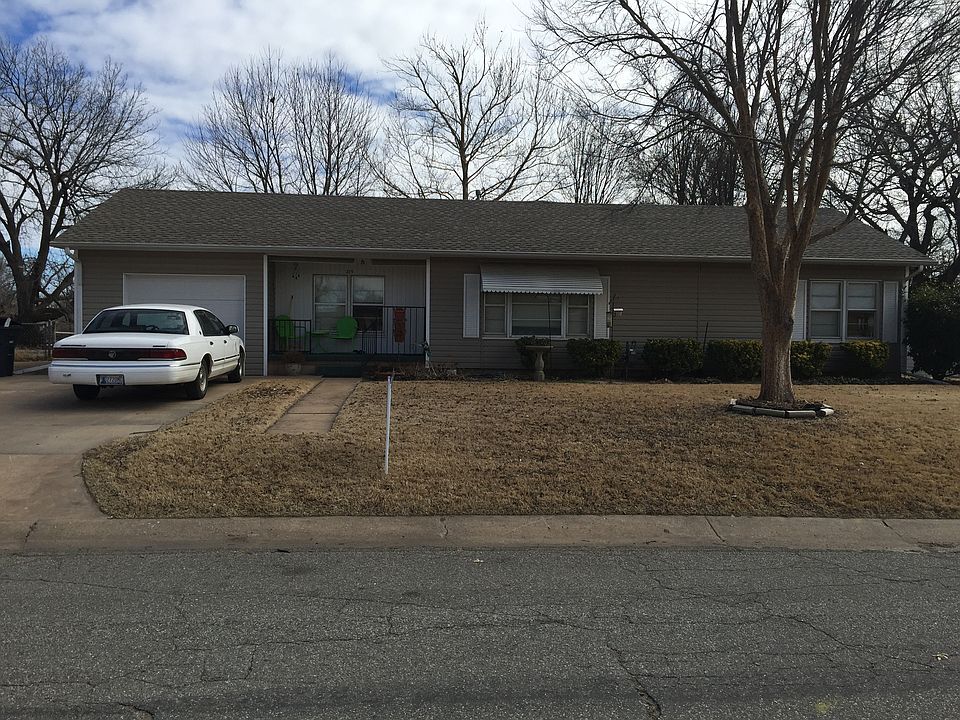 1st image of 215 N Eisenhower St
