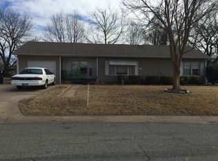 215 N Eisenhower St, Enid, OK 73703