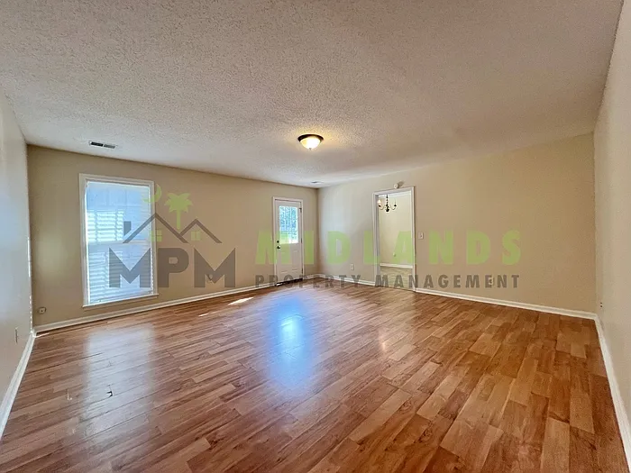 3 bed, 2.0 bath, 1416 sqft, $1,800 — Photo 3