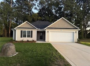 1930 Bulldog Ln, Hope Mills, NC 28348